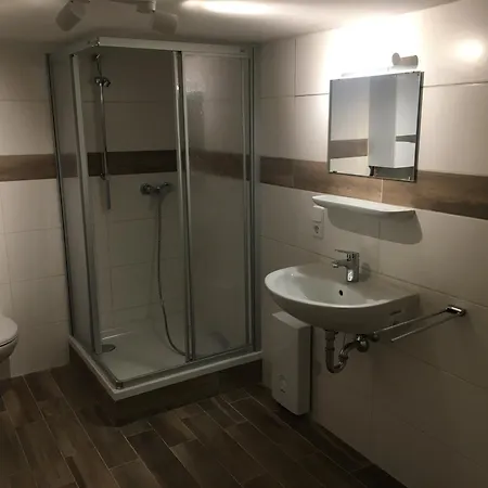 Haus Saaleradweg Fuer Monteure , Radfahrer Und Angler Hébergement de vacances Alsleben