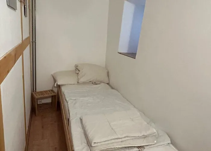 Haus Saaleradweg Fuer Monteure , Radfahrer Und Angler *